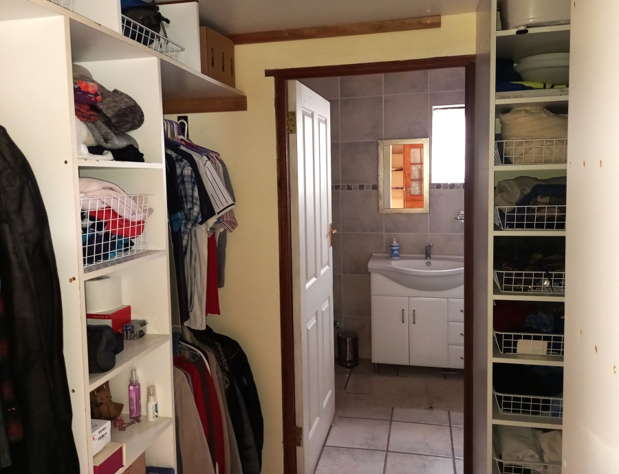 4 Bedroom Property for Sale in Uniondale Western Cape